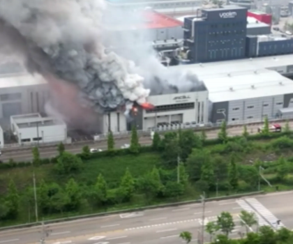 電池工廠突發(fā)火災(zāi)，已發(fā)現(xiàn)20多具遺體！該樓存放著3萬多個鋰電池成品，尹錫悅下令：全力搜救