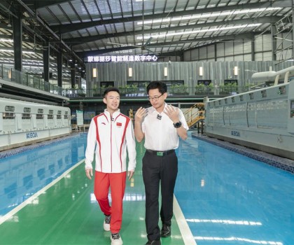 蒙娜麗莎數(shù)智化工廠引領(lǐng)建陶新風(fēng)尚，奧運(yùn)冠軍郭偉陽(yáng)共鑒“中國(guó)智造”魅力