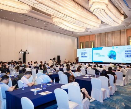 喜訊！東鵬整裝衛(wèi)浴榮獲廚衛(wèi)行業(yè)兩大重磅殊榮！