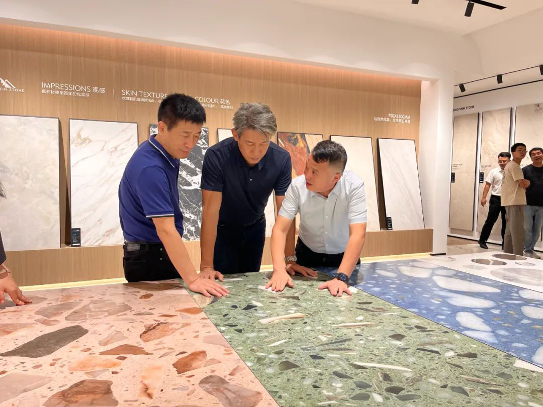 獅王瓷磚云脈石D系列&深刻質(zhì)感磚震撼首發(fā)5.jpg